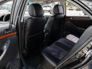 Седан Toyota Avensis 2006 года, 810000 рублей, Краснодар