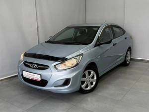 Седан Hyundai Solaris 2013 года, 800000 рублей, Красноярск