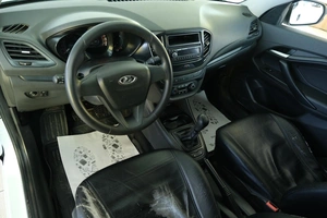 Седан ВАЗ (LADA) Vesta 2018 года, 1079000 рублей, Омск