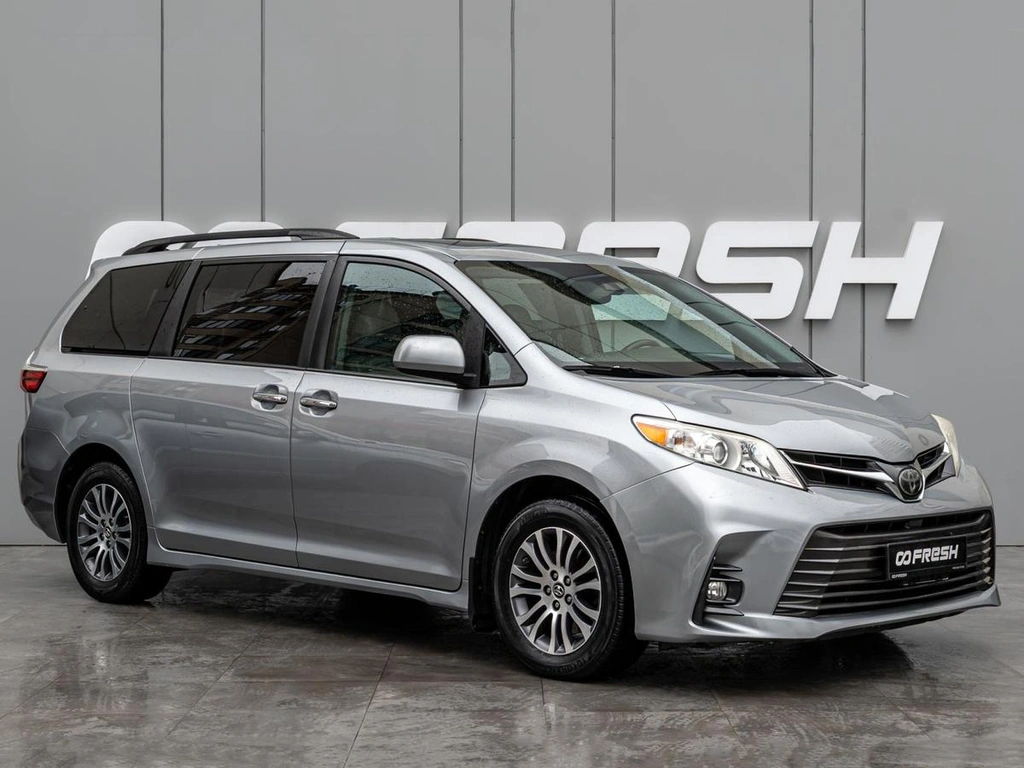 Минивэн Toyota Sienna 2017 года, 3170000 рублей, Краснодар