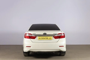 Седан Toyota Camry 2012 года, 2089000 рублей, Новосибирск