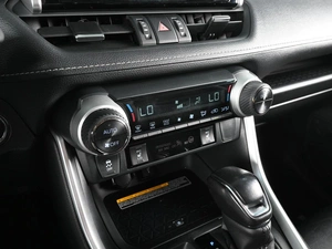 Внедорожник Toyota RAV4 2021 года, 3020000 рублей, Аксай
