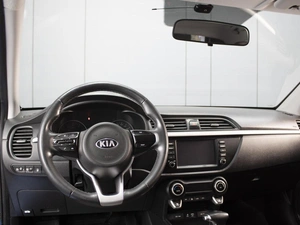 Седан Kia Rio 2018 года, 1220000 рублей, Омск