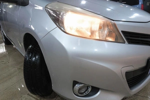 Хетчбэк Toyota Vitz 2013 года, 699000 рублей, Новокузнецк