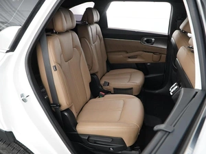 Внедорожник Kia Sorento 2024 года, 5899632 рублей, Москва