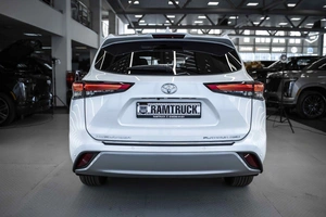 Внедорожник Toyota Highlander 2022 года, 8999000 рублей, Москва