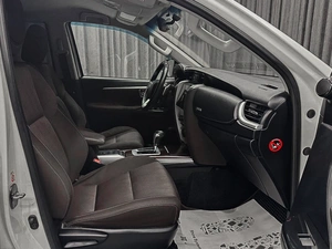 Внедорожник Toyota Fortuner 2017 года, 3000000 рублей, Красноярск