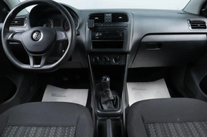 Седан Volkswagen Polo 2019 года, 949000 рублей, Челябинск
