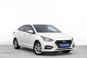 Седан Hyundai Solaris 2017 года, 989000 рублей, Барнаул