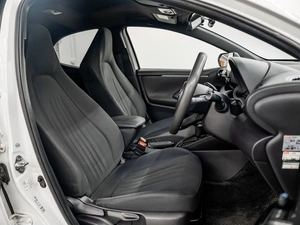 Хетчбэк Toyota Yaris 2020 года, 1290000 рублей, Красноярск