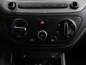 Седан Hyundai Solaris 2018 года, 1570000 рублей, Тюмень