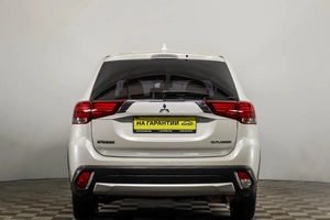 Внедорожник Mitsubishi Outlander 2017 года, 1799000 рублей, Пермь