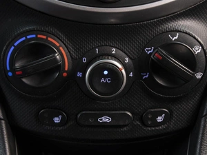 Седан Hyundai Solaris 2014 года, 830000 рублей, Омск