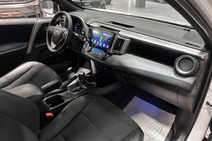 Внедорожник Toyota RAV4 2016 года, 2690000 рублей, Красноярск