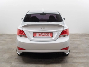 Седан Hyundai Solaris 2014 года, 1050000 рублей, Красноярск