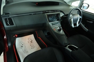 Лифтбек Toyota Prius 2013 года, 1239000 рублей, Омск