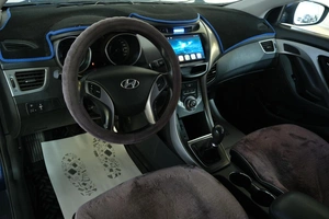 Седан Hyundai Elantra 2012 года, 1059000 рублей, Омск