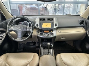 Внедорожник Toyota RAV4 2010 года, 1850000 рублей, Уфа
