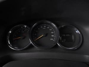 Седан Renault Logan 2021 года, 860000 рублей, Красный Пахарь
