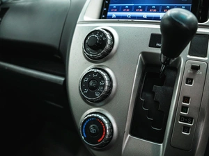Хетчбэк Toyota Ractis 2010 года, 769000 рублей, Красноярск