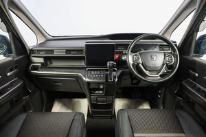 Минивэн Honda Stepwgn Spada 2015 года, 1899000 рублей, Новосибирск