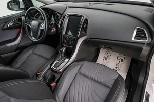Седан Opel Astra 2014 года, 999000 рублей, Красноярск