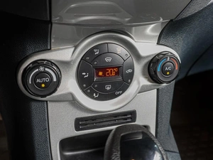 Хетчбэк Ford Fiesta 2011 года, 819000 рублей, Воронеж
