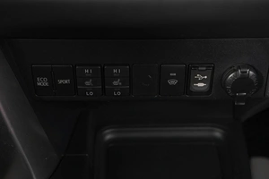 Внедорожник Toyota RAV4 2019 года, 2979000 рублей, Кемерово