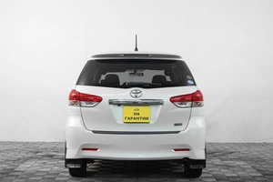 Минивэн Toyota Wish 2009 года, 1389000 рублей, Кемерово