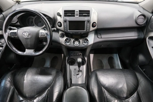 Внедорожник Toyota RAV4 2011 года, 1649000 рублей, Омск