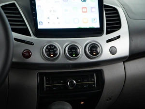 Пикап Mitsubishi L200 2011 года, 1487444 рублей, Москва