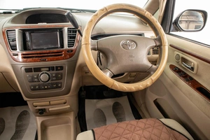 Минивэн Toyota Nadia 2001 года, 649000 рублей, Барнаул
