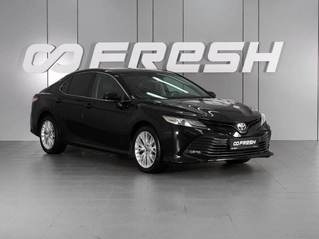 Седан Toyota Camry 2019 года, 2599000 рублей, Красный Пахарь