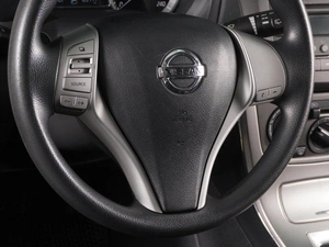 Хетчбэк Nissan Tiida 2015 года, 1069000 рублей, Красный Пахарь