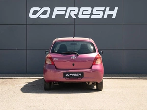 Хетчбэк Toyota Vitz 2005 года, 590000 рублей, Краснодар