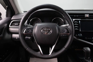 Седан Toyota Camry 2018 года, 2009000 рублей, Оренбург