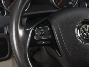 Внедорожник Volkswagen Touareg 2014 года, 2470000 рублей, Омск