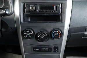 Седан Toyota Corolla 2011 года, 929000 рублей, Тюмень