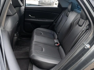 Седан Hyundai Elantra 2023 года, 2300000 рублей, Краснодар