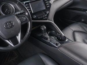 Седан Toyota Camry 2020 года, 2449000 рублей, Сургут