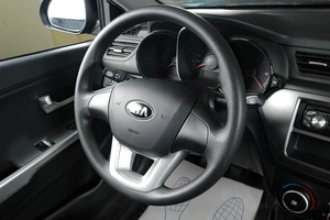Хетчбэк Kia Rio 2013 года, 999000 рублей, Тюмень