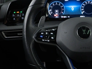 Хетчбэк Volkswagen Golf R 2021 года, 5846900 рублей, Москва