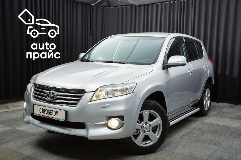 Внедорожник Toyota RAV4 2012 года, 1427000 рублей, Красноярск