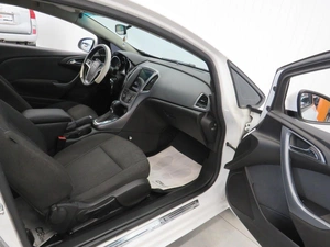 Хэтчбек Opel Astra 2013 года, 980000 рублей, Калуга