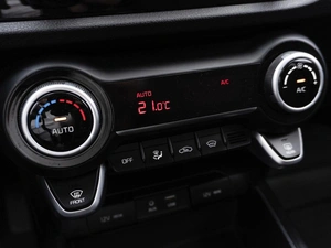 Седан Kia Rio 2017 года, 1179000 рублей, Саратов
