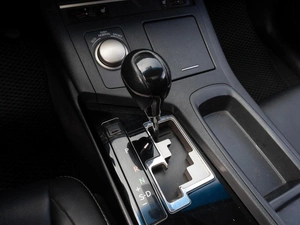 Седан Lexus ES 2013 года, 2299000 рублей, Саратов