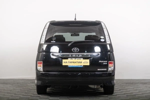 Минивэн Toyota Isis 2011 года, 1449000 рублей, Томск