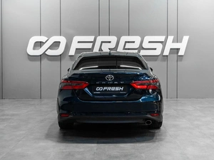 Седан Toyota Camry 2018 года, 2470000 рублей, Тюмень