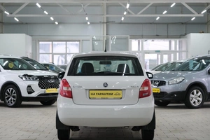 Хетчбэк Skoda Fabia 2013 года, 819000 рублей, Омск