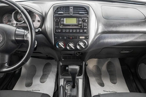 Внедорожник Toyota RAV4 2004 года, 789000 рублей, Барнаул